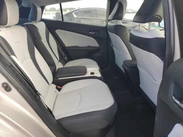 JTDKARFP2H3026737 - 2017 TOYOTA PRIUS PRIM 银色 照片 10