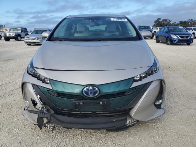 JTDKARFP2H3026737 - 2017 TOYOTA PRIUS PRIM 银色 照片 5