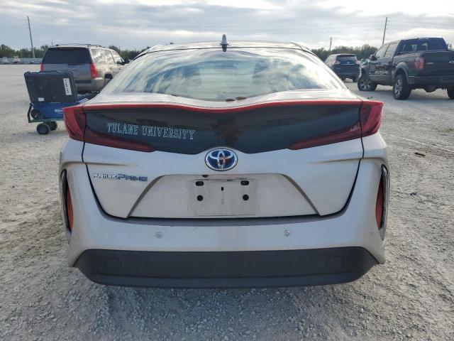 JTDKARFP2H3026737 - 2017 TOYOTA PRIUS PRIM 银色 照片 6