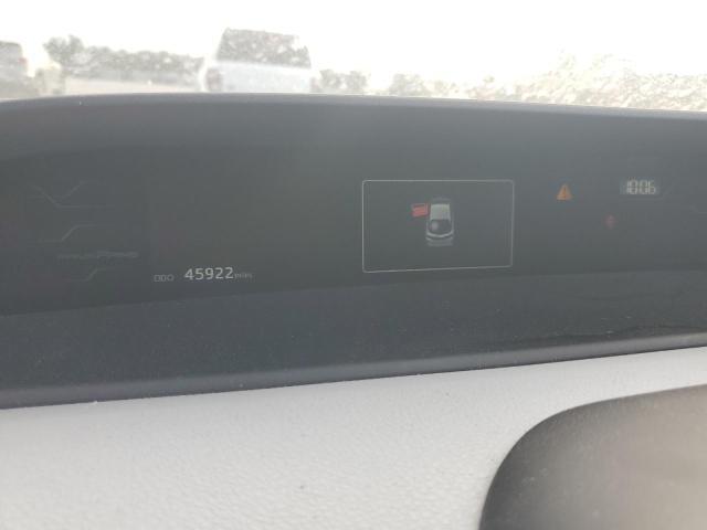 JTDKARFP2H3026737 - 2017 TOYOTA PRIUS PRIM 银色 照片 9