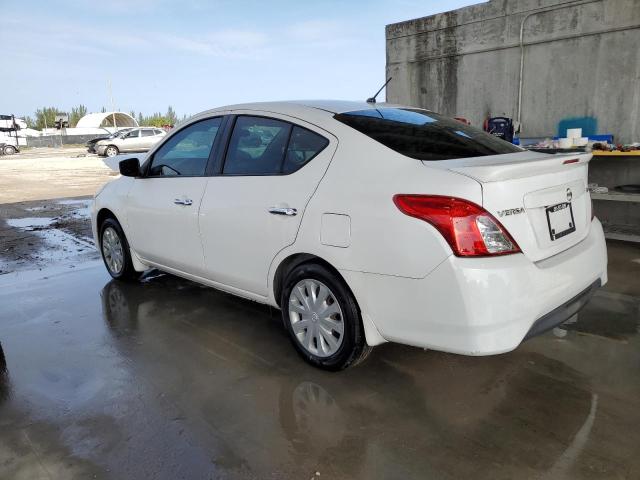 3N1CN7AP0JL884127 - 2018 NISSAN VERSA S WHITE photo 2