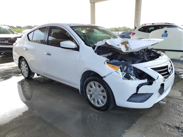 3N1CN7AP0JL884127 - 2018 NISSAN VERSA S WHITE photo 4