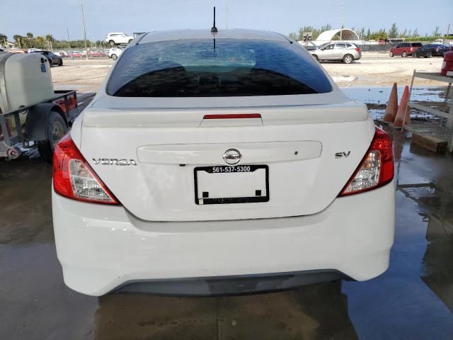 3N1CN7AP0JL884127 - 2018 NISSAN VERSA S WHITE photo 6