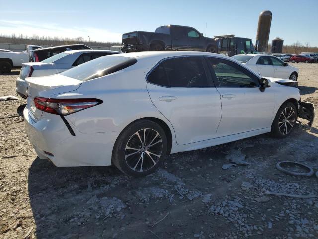 4T1B11HK7JU635112 - 2018 TOYOTA CAMRY L WHITE photo 3