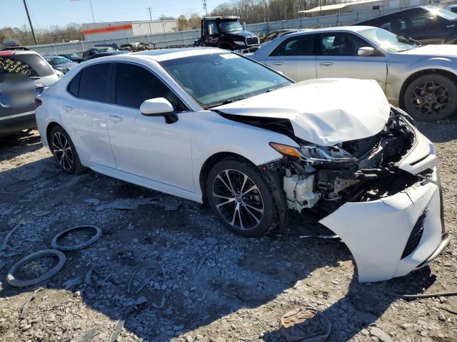 4T1B11HK7JU635112 - 2018 TOYOTA CAMRY L WHITE photo 4