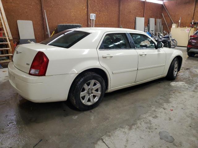 2C3LA43RX6H514359 - 2006 CHRYSLER 300 WHITE photo 3