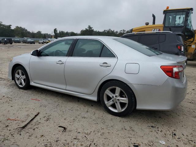 4T1BF1FK2CU605068 - 2012 TOYOTA CAMRY BASE SILVER photo 2