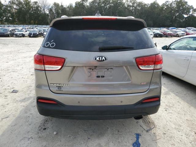 5XYPG4A39HG219717 - 2017 KIA SORENTO LX GRAY photo 6