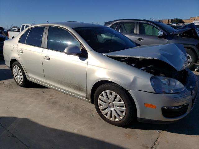 3VWJZ7AJ7AM043093 - 2010 VOLKSWAGEN JETTA S SILVER photo 4