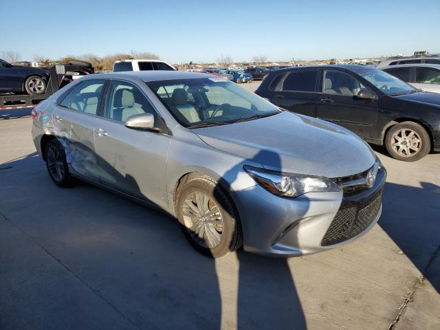 4T1BF1FK9HU642125 - 2017 TOYOTA CAMRY LE SILVER photo 4