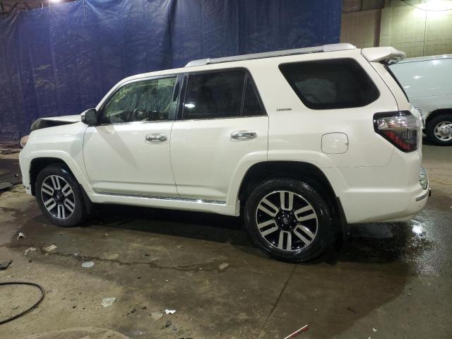 JTEBU5JR8J5553776 - 2018 TOYOTA 4RUNNER SR5/SR5 PREMIUM WHITE photo 2