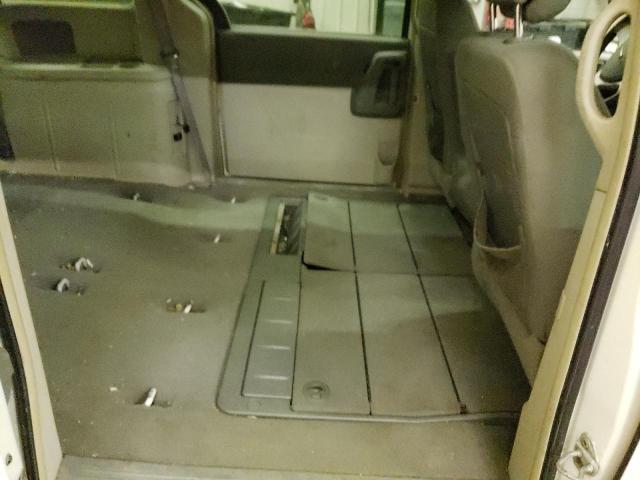 2A4RR5D16AR304528 - 2010 CHRYSLER TOWN & COU TOURING WHITE photo 11