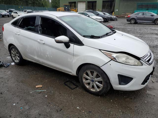 3FADP4BJ5DM172995 - 2013 FORD FIESTA SE WHITE photo 4