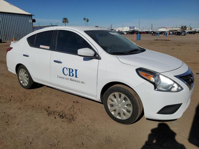 3N1CN7AP1JL829864 - 2018 NISSAN VERSA S WHITE photo 4