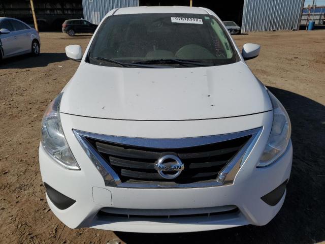 3N1CN7AP1JL829864 - 2018 NISSAN VERSA S WHITE photo 5