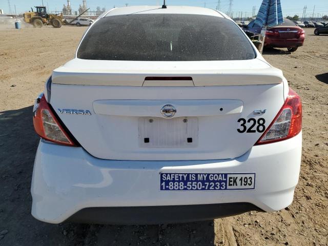 3N1CN7AP1JL829864 - 2018 NISSAN VERSA S WHITE photo 6