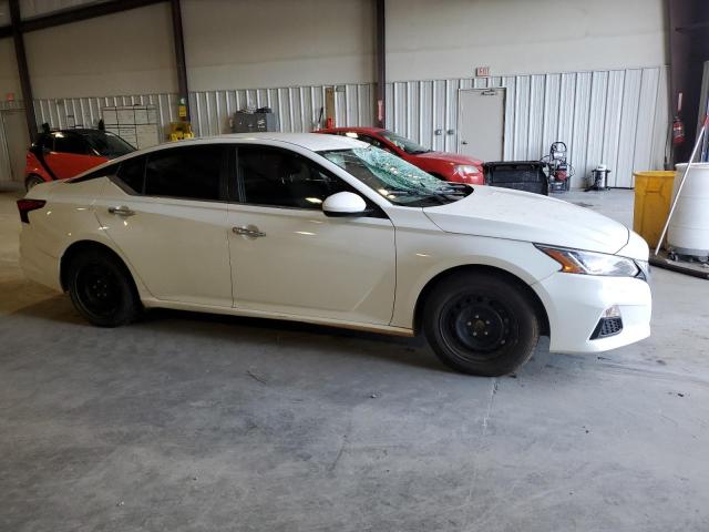 1N4BL4BV9KC169392 - 2019 NISSAN ALTIMA S WHITE photo 4