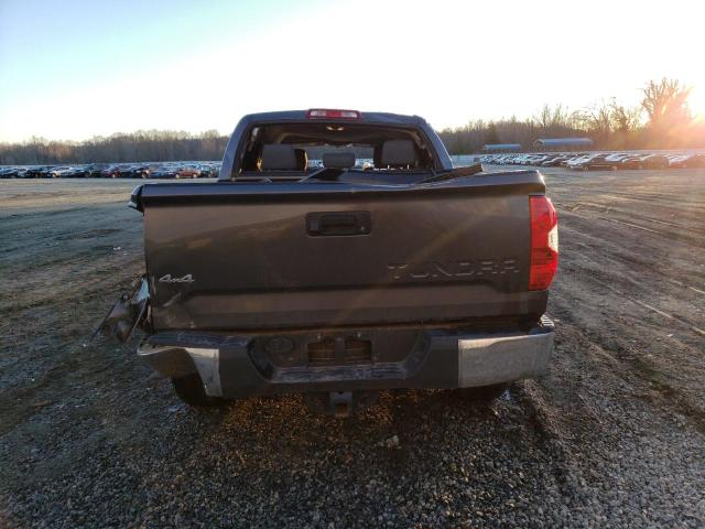 5TFDW5F15GX526588 - 2016 TOYOTA TUNDRA CREWMAX SR5 GRAY photo 6