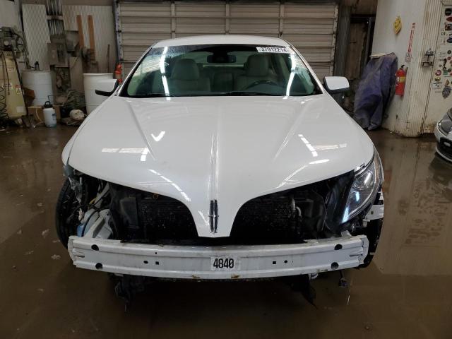 1LNHL9FT2FG606993 - 2015 LINCOLN MKS WHITE photo 5