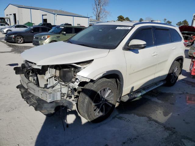 5TDJZRFH9JS822175 - 2018 TOYOTA HIGHLANDER SE WHITE photo 1