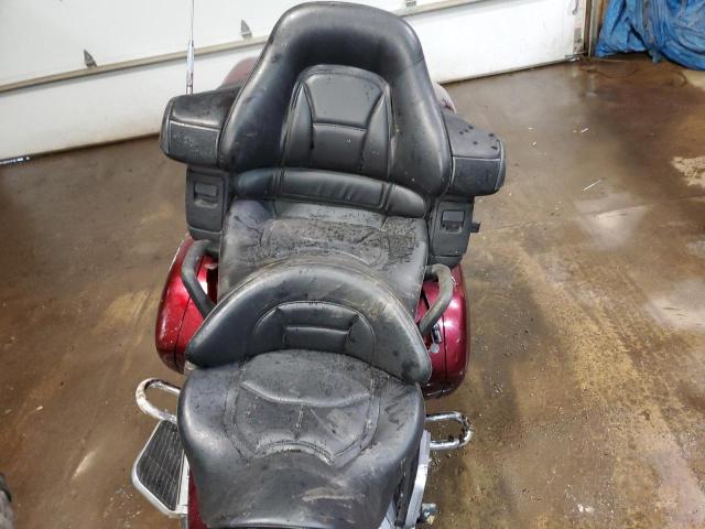 1HFSC47015A411198 - 2005 HONDA GL1800 MAROON photo 6