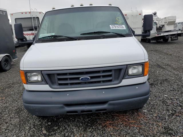 1FDXE45S87DA58146 - 2007 FORD ECONOLINE E450 SUPER DUTY CUTAWAY VAN WHITE photo 5