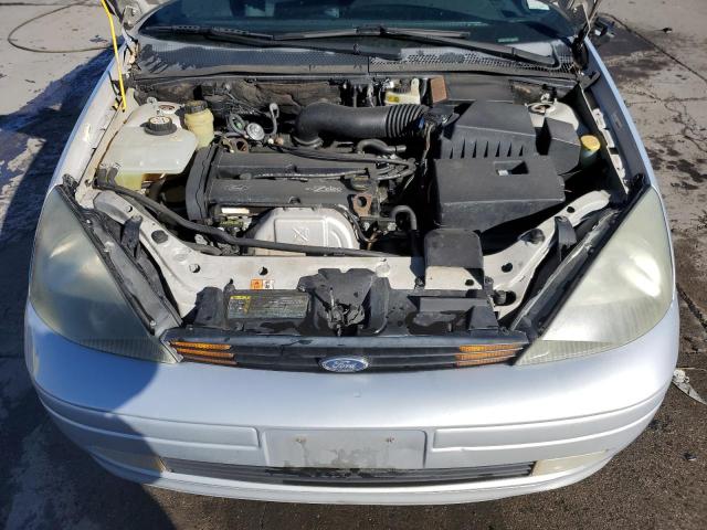 3FAFP31373R129752 - 2003 FORD FOCUS ZX3 SILVER photo 11