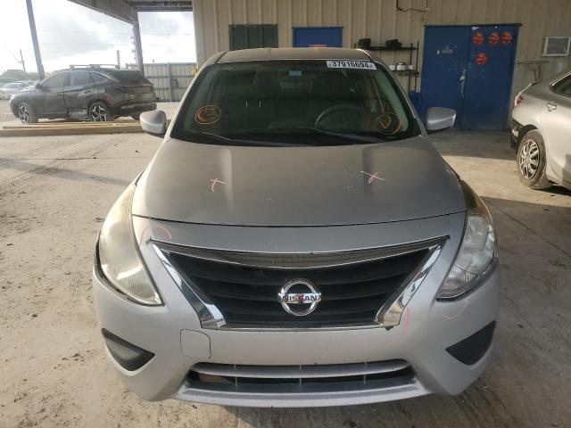 3N1CN7AP0HL852031 - 2017 NISSAN VERSA S SILVER photo 5