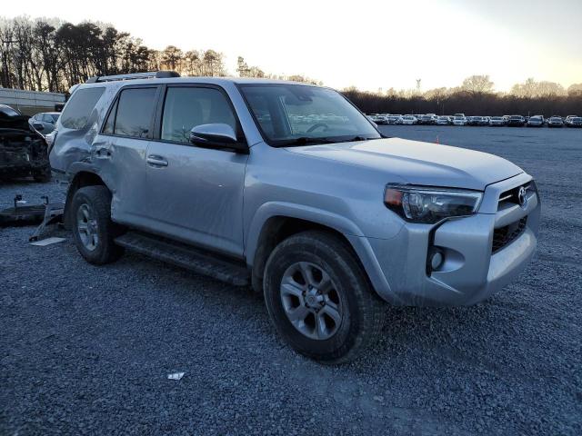 JTEBU5JR4L5762435 - 2020 TOYOTA 4RUNNER SR5/SR5 PREMIUM SILVER photo 4