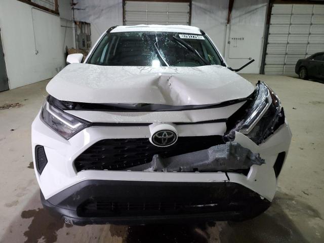 2T3P1RFV8PC360742 - 2023 TOYOTA RAV4 XLE WHITE photo 5