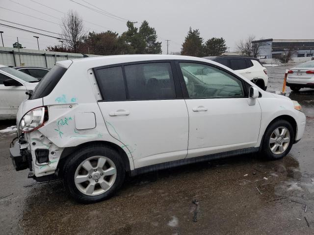 3N1BC13E89L387283 - 2009 NISSAN VERSA S WHITE photo 3