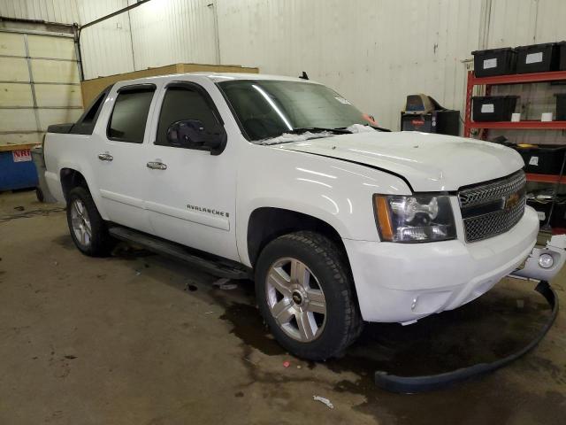 3GNFK12387G153921 - 2007 CHEVROLET AVALANCHE K1500 WHITE photo 4