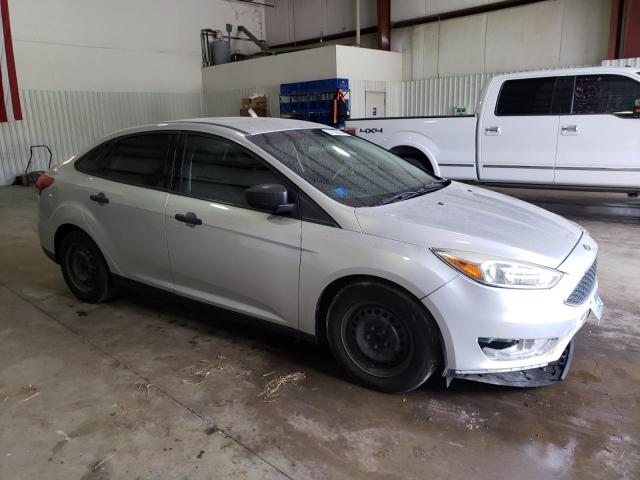 1FADP3E25JL223133 - 2018 FORD FOCUS S SILVER photo 4