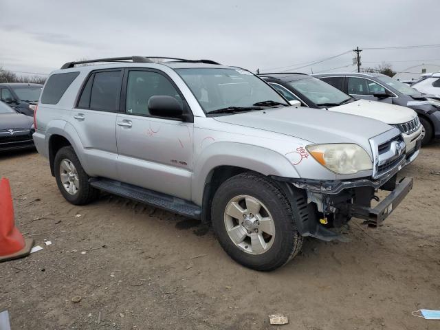 JTEBU14R268052909 - 2006 TOYOTA 4 RUNNER SR5 SILVER photo 4