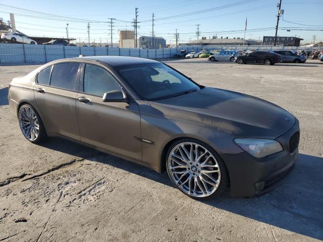 WBAKA4C55CC613607 - 2012 BMW 740 I GRAY photo 4