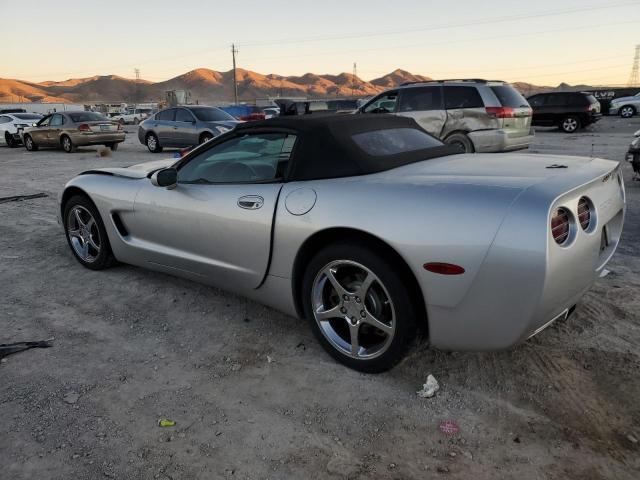 1G1YY32G225107945 - 2002 CHEVROLET CORVETTE SILVER photo 2