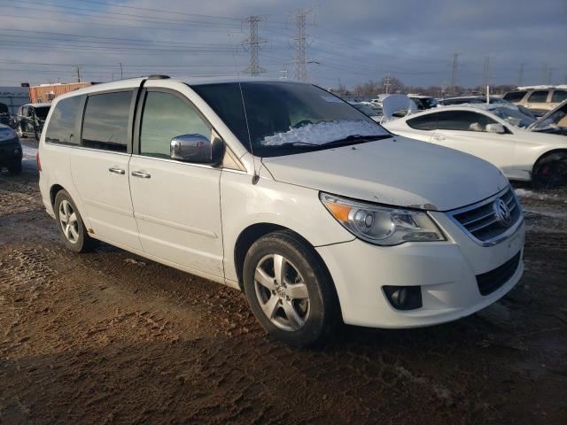 2C4RVADG6DR725751 - 2013 VOLKSWAGEN ROUTAN SEL PREMIUM WHITE photo 4