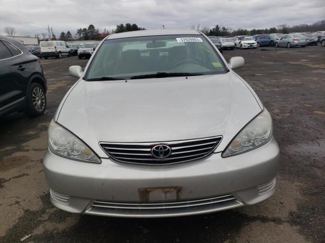 4T1BE32K35U963352 - 2005 TOYOTA CAMRY LE SILVER photo 5