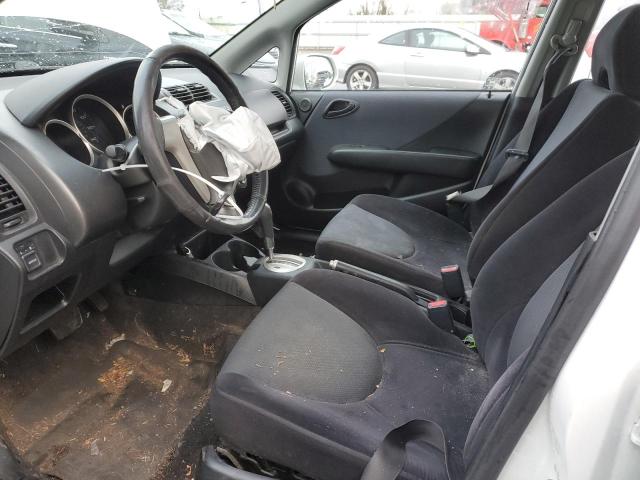 JHMGD38657S049768 - 2007 HONDA FIT S WHITE photo 7