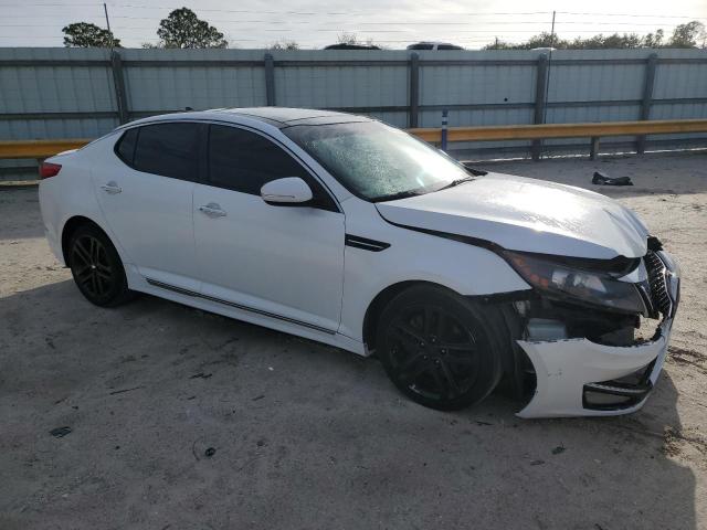 5XXGR4A69DG138316 - 2013 KIA OPTIMA SX WHITE photo 4