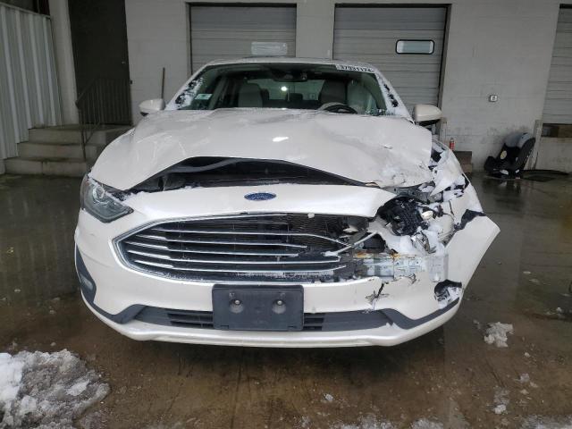 3FA6P0HD4KR129039 - 2019 FORD FUSION SE WHITE photo 5