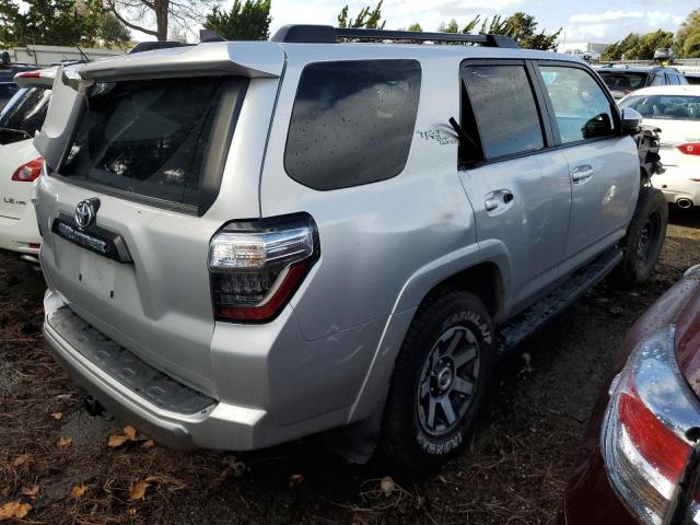 JTEPU5JR1M5916669 - 2021 TOYOTA 4RUNNER SR5/SR5 PREMIUM GRAY photo 3