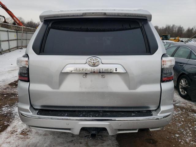 JTEBU5JR5J5532299 - 2018 TOYOTA 4RUNNER SR5/SR5 PREMIUM ვერცხლისფერი ფოტო 6