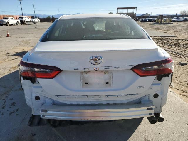 4T1G11AK9RU853774 - 2024 TOYOTA CAMRY SE NIGHT SHADE WHITE photo 6