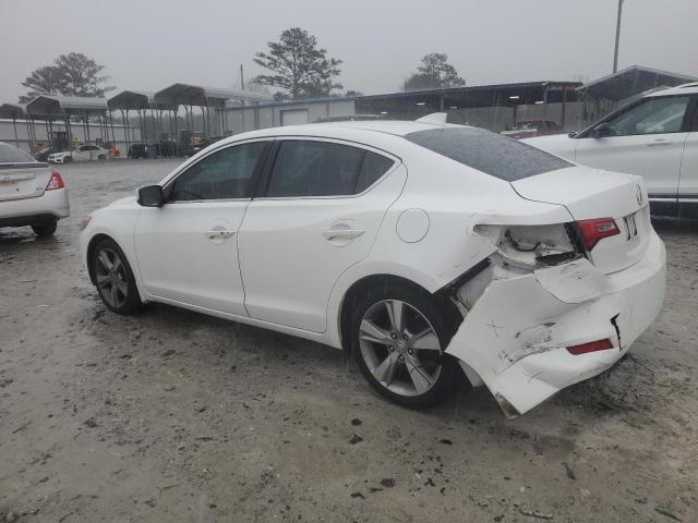 19VDE1F74DE018410 - 2013 ACURA ILX 20 TECH WHITE photo 2