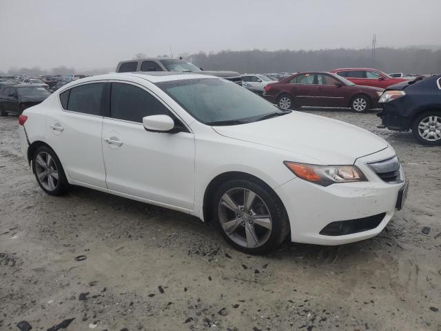 19VDE1F74DE018410 - 2013 ACURA ILX 20 TECH WHITE photo 4