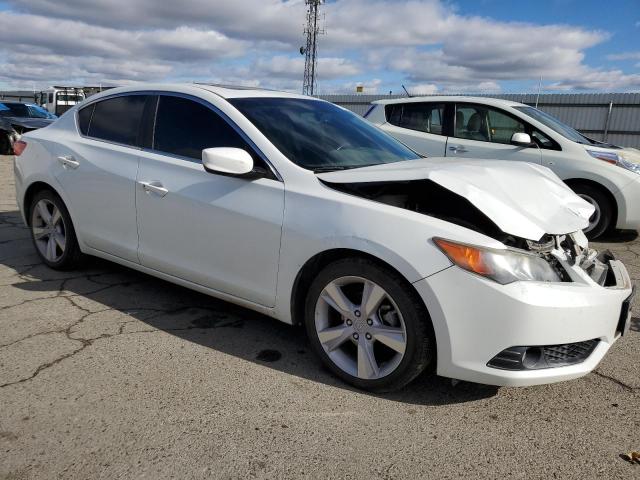 19VDE1F56FE001674 - 2015 ACURA ILX 20 PREMIUM WHITE photo 4