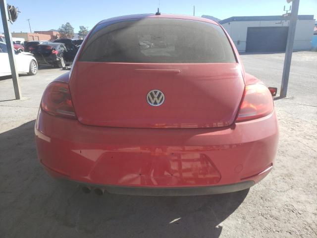 3VWFP7AT9DM644393 - 2013 VOLKSWAGEN BEETLE RED photo 6