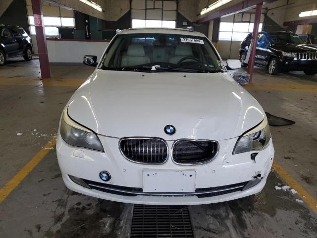 WBANV93528CZ63346 - 2008 BMW 535 XI WHITE photo 5