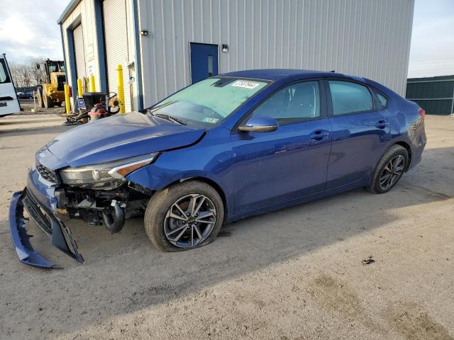 3KPF24AD9NE475562 - 2022 KIA FORTE FE BLUE photo 1